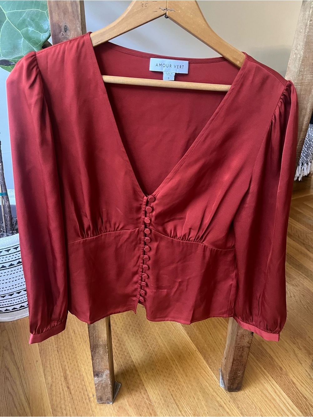 Boho Silk Amour Vert Crimson Red V-Neck Button-Up Blouse - Picture 3 of 6